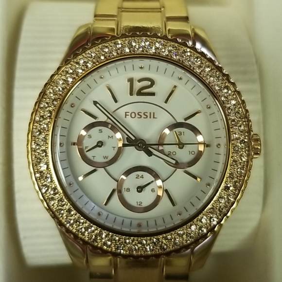 Womens Rose Gold Fossil watch - Picture 2 of 8